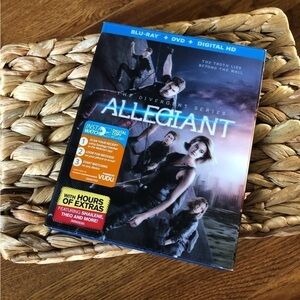 The Divergent series: Allegiant DVD movie